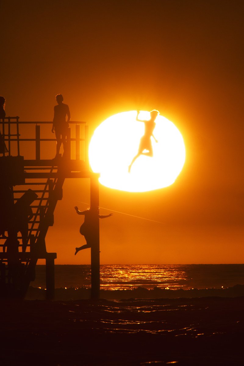 A global collaboration between Magnum and Veuve Clicquot explores the force and beauty of the sun through a selection of new works from eight Magnum photographers: bit.ly/3Jokhv6 ☀️ © @cristinaDmiddel, @McCurryStudios, @HeitmannNanna, Trent Parke / Magnum Photos