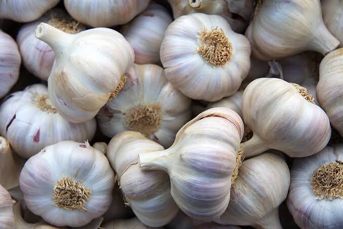 Good morning, I am the best stroke specialist. A clove of garlic a day reduces your risk of stroke. Make your garlic tea each day. Have a good day 🥰