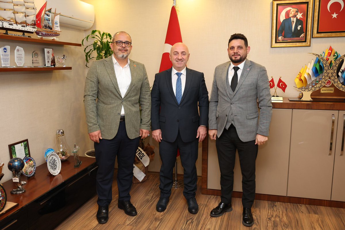 31 Mart Yerel Seçimleri'nde meclis üyesi olarak seçilen İsmail Ramazanoğlu ve Kenan Paltacı, yeni dönemde belediye başkan yardımcım olarak görev yapacaktır. Değerli arkadaşlarımıza ve Darıca Belediyemize hayırlı olsun.