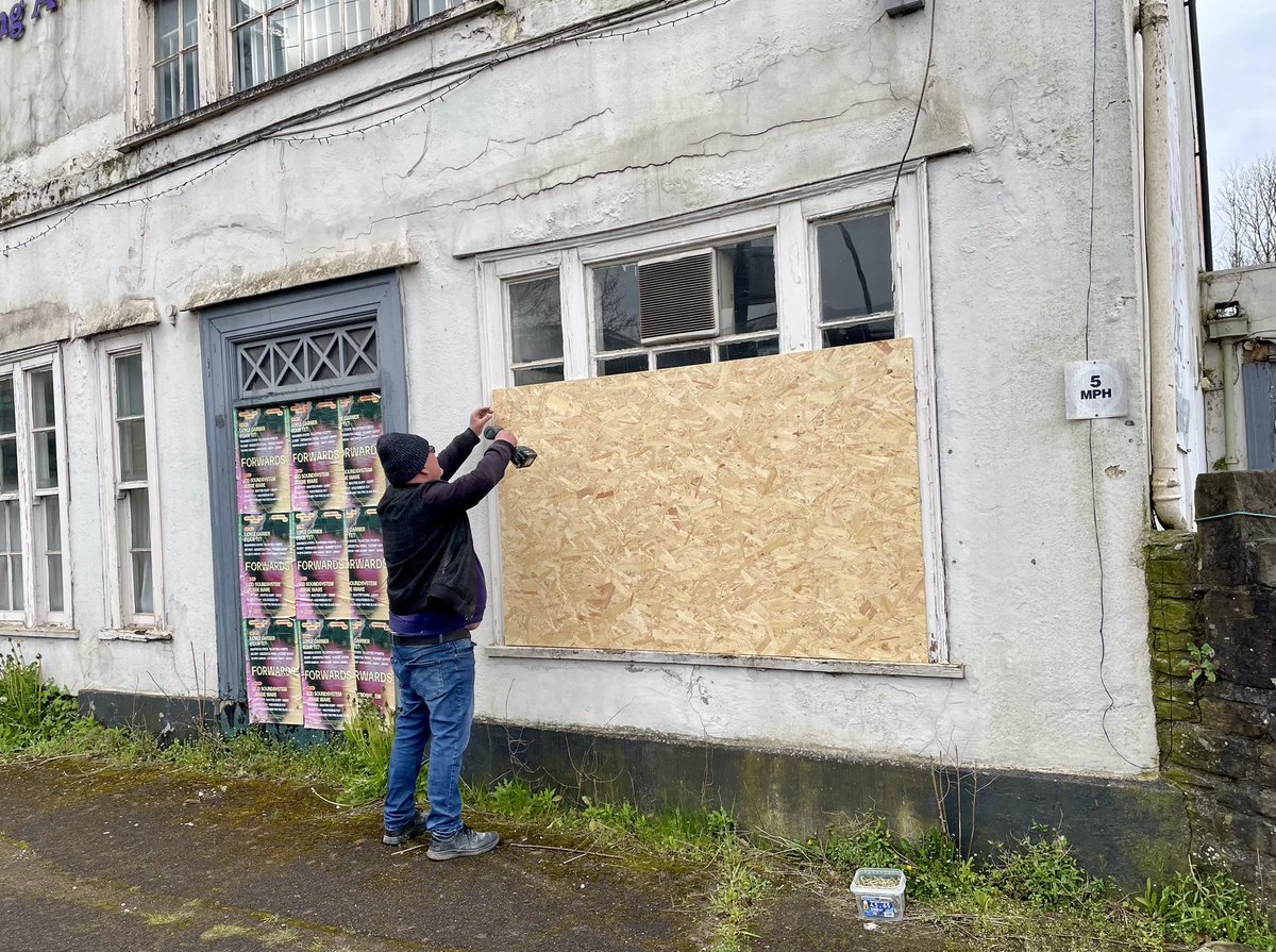 🍺 Following attacks on the grade II listed White Hart in Brislington Village, we contacted the owners to demand they make the building safe & secure. The windows have now been boarded up, which will hopefully prevent any further deterioration.