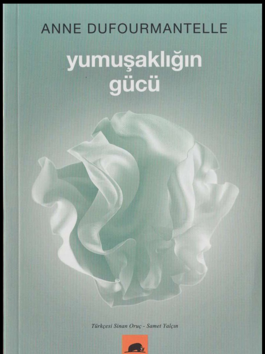 Nadiren gerçekleşen şöyle bir durum var, bir kitabın ortalarına geldiğinizde yazara hayranlığınızın artması ve önceki kısımları o hayranlıkla okumadığınız için neler kaçırdığınızı merak edip başa dönmek. Anlama ve empati arasında gerçekten kopmaz bir bağ var: