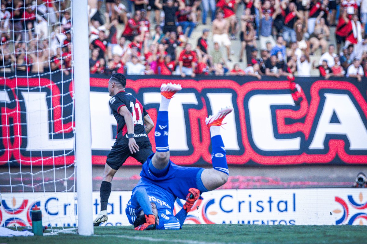 Resumo em uma imagem de como foi o jogo sem a interferência da arbitragem.

📷Ingryd Oliveira/ACG