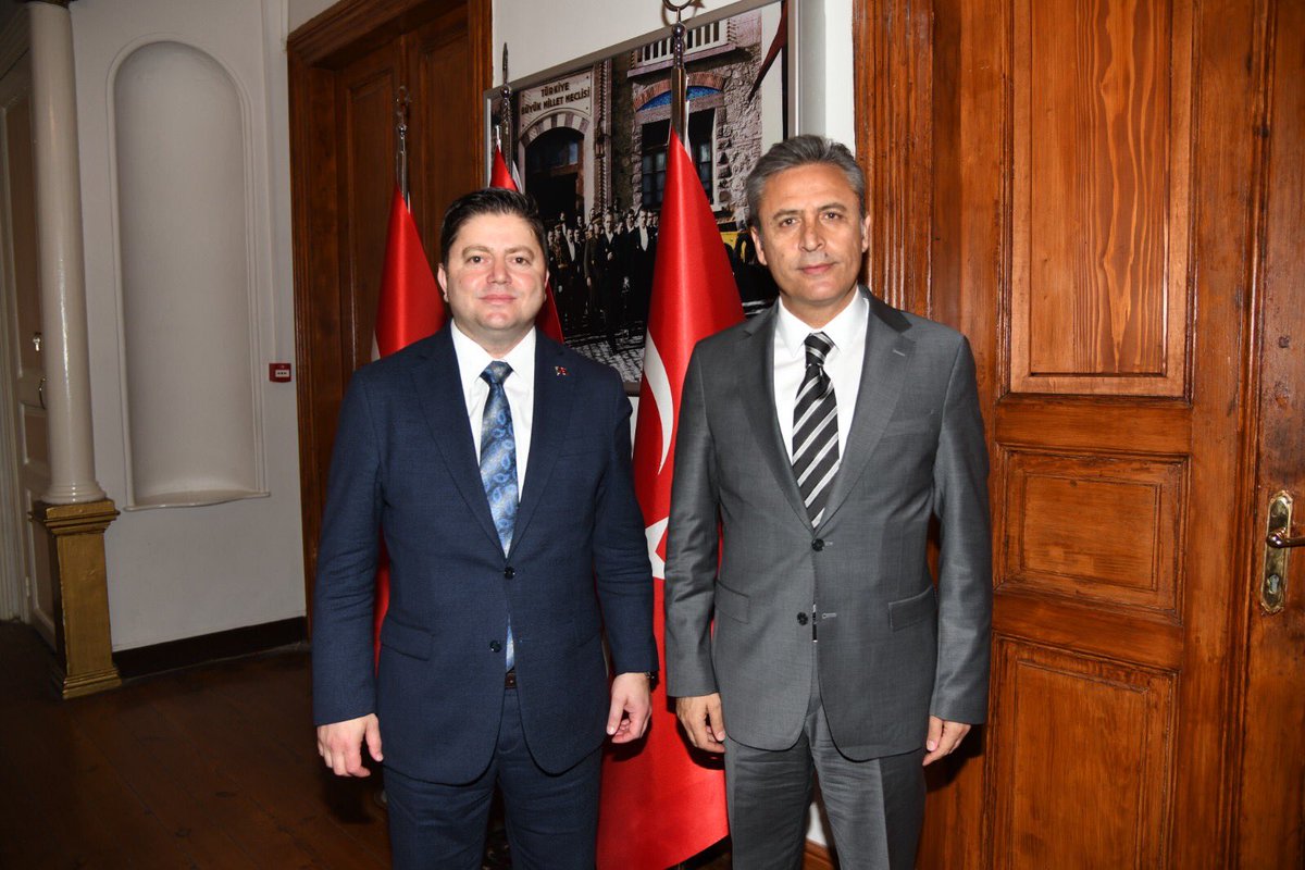 mesutkosedagi's tweet photo. Kadıköy Kaymakamımız Sayın @muhittinpamuk ve ilçe kurum müdürlerimizle bir araya geldik. Kendilerine misafirperverlikleri için teşekkür ediyorum. https://t.co/IYOuNlcu0Q