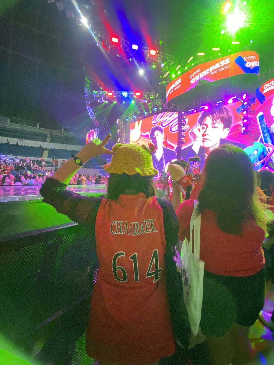 Joyangjoy's tweet photo. I said, "Remember this moment" in the back of my mind. 🥹🥹
#OverpassinMNL ✔️
#LONSDALEITEinMNL ✔️
#BAEKHYUN https://t.co/JNxTH4oCef