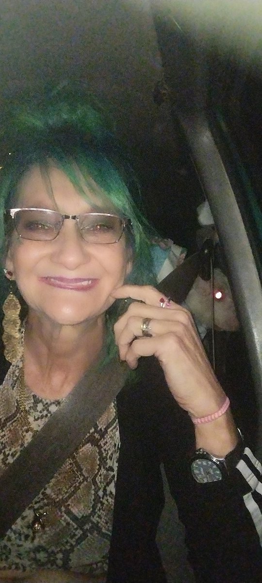 DeborahannWalk5's tweet photo. Happy Monday to y'all👑🩷💚 https://t.co/o39Gsje5Lj