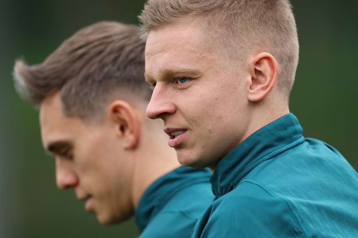 ArsenalFansFR's tweet photo. 🤔 Zinchenko pourrait quitter Arsenal cet été.

La nouvelle politique du club est de prolonger ou vendre les joueurs à qui il reste deux ans de contrat.

Ce sera le cas pour Zinchenko mais aucune discussion n'est pour le moment envisagée.

[via @gunnerblog] https://t.co/LR9IqIwdvC