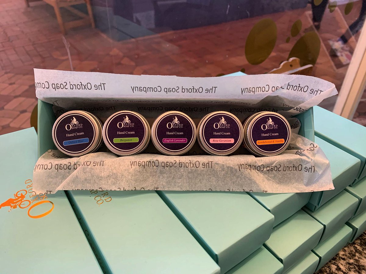 Our hand cream set has a new member - Bergamot. A perfect gift for hand cream lovers to try our range 💚 

#handcream #handmade #vegan #shopsmall #shoplocal #indieoxford #oxford #coveredmarketoxford #oxfordsoapcompany