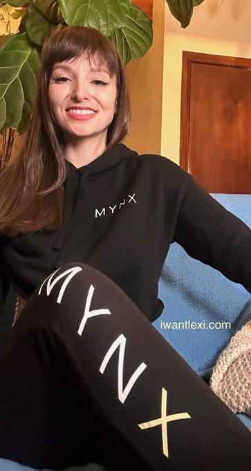 Cozy chat or sexy connection? I&rsquo;m looking for both https://t.co/jCebBo9dQ4 @MynxCo https://t.co/7KRE