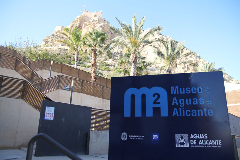 mitjanscv's tweet photo. Mañana, 16 de abril en el Museo del Agua de #Alicante, tenemos una cita para hablar del papel, presente y futuro de los medios de proximidad. Si quieres venir a este evento gratuito, no dudes en inscribirte en https://t.co/H1XGGdOc7h… #TejiendoTerritorio #AMDComVal #Periodismo https://t.co/jl8tWzo5W6