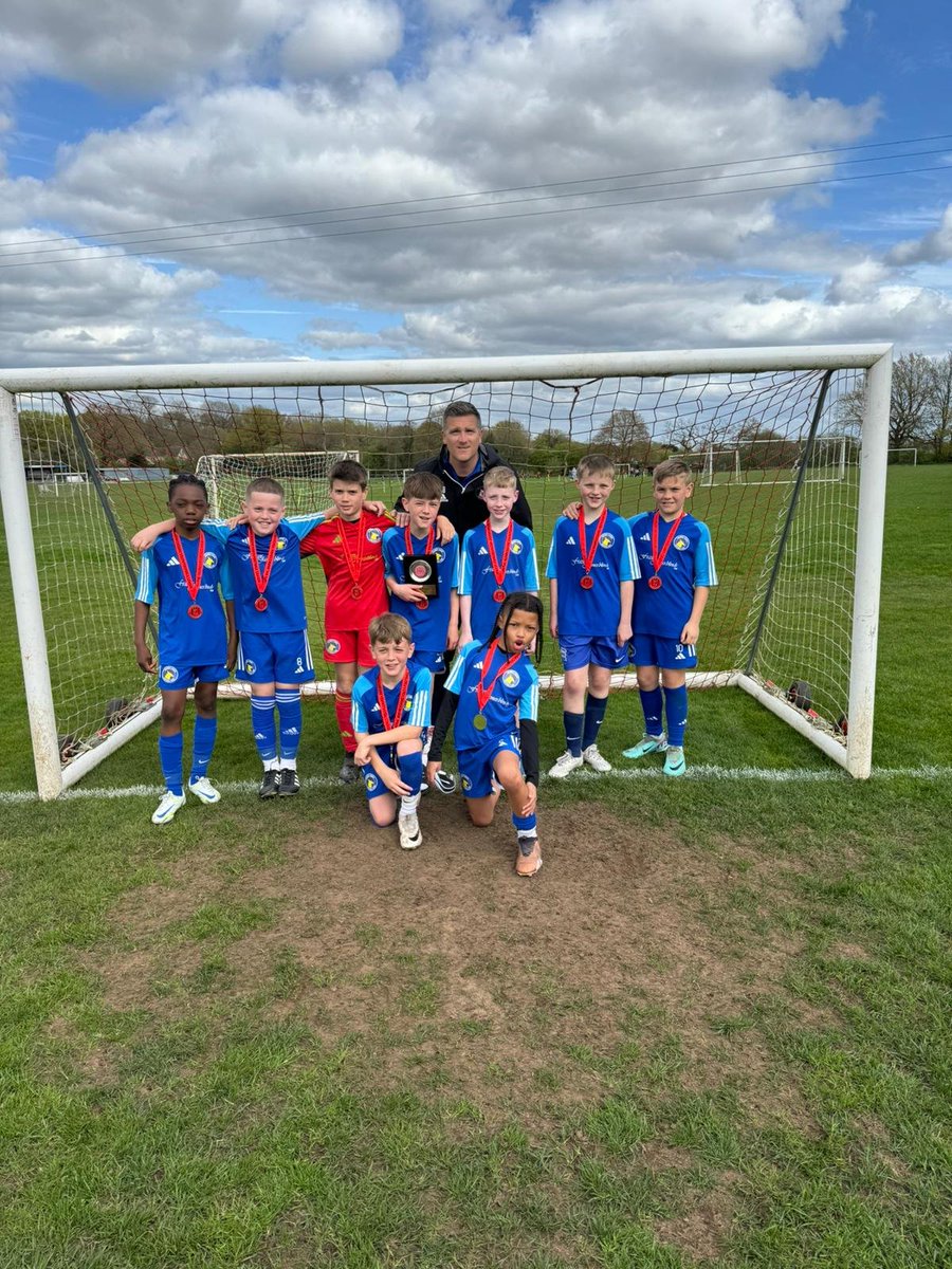 Congratulations to our U10SB team who lifted the Spring Cup on Sunday winning 4-0! They are now Treble Winners after winning the Autumn &amp; Winter League Cups. As well as winning the U10 European Grassroots tournament. An amazing season for the whole group! @SolihullMoorU10 💛💙