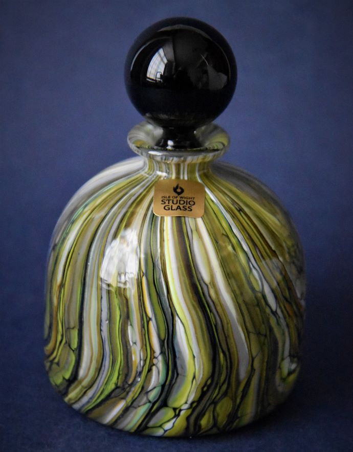 Stratum Green Flat Bottomed Perfume Bottle Small Isle of Wight Studio Glass #glass #studioglass #art #StratfordonAvon bwthornton.co.uk/ise-of-wight-s…