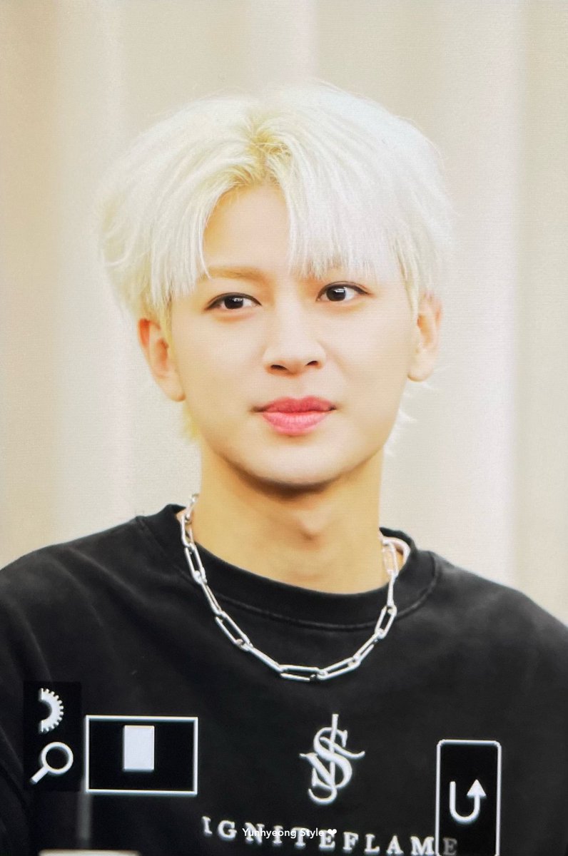 YH_ppp's tweet photo. 240415 대면 사인회 
#iKON #아이콘 #윤형 #송윤형 #SONG #Yunhyeong #ユニョン https://t.co/04waHWSHD9