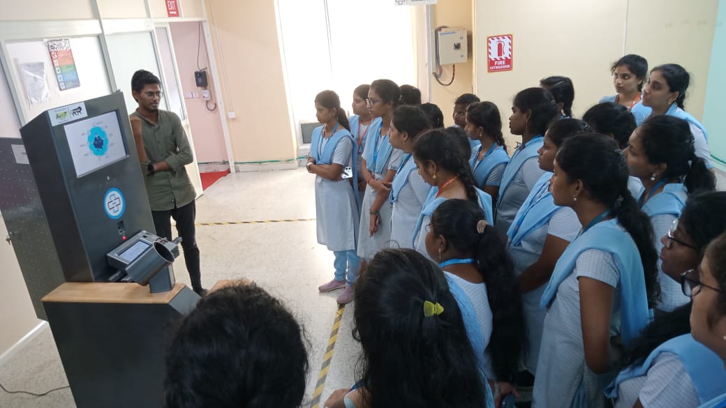 Education meets innovation at @AP_MedTechZone!  AI students from @sadcbvm visited  and explored into cutting-edge tech, from robotics to bioinformatics. Let's pave the way for the future of tech together! @KIHTech @MediValleyAMTZ
#InnovateEducate  #AIjourney