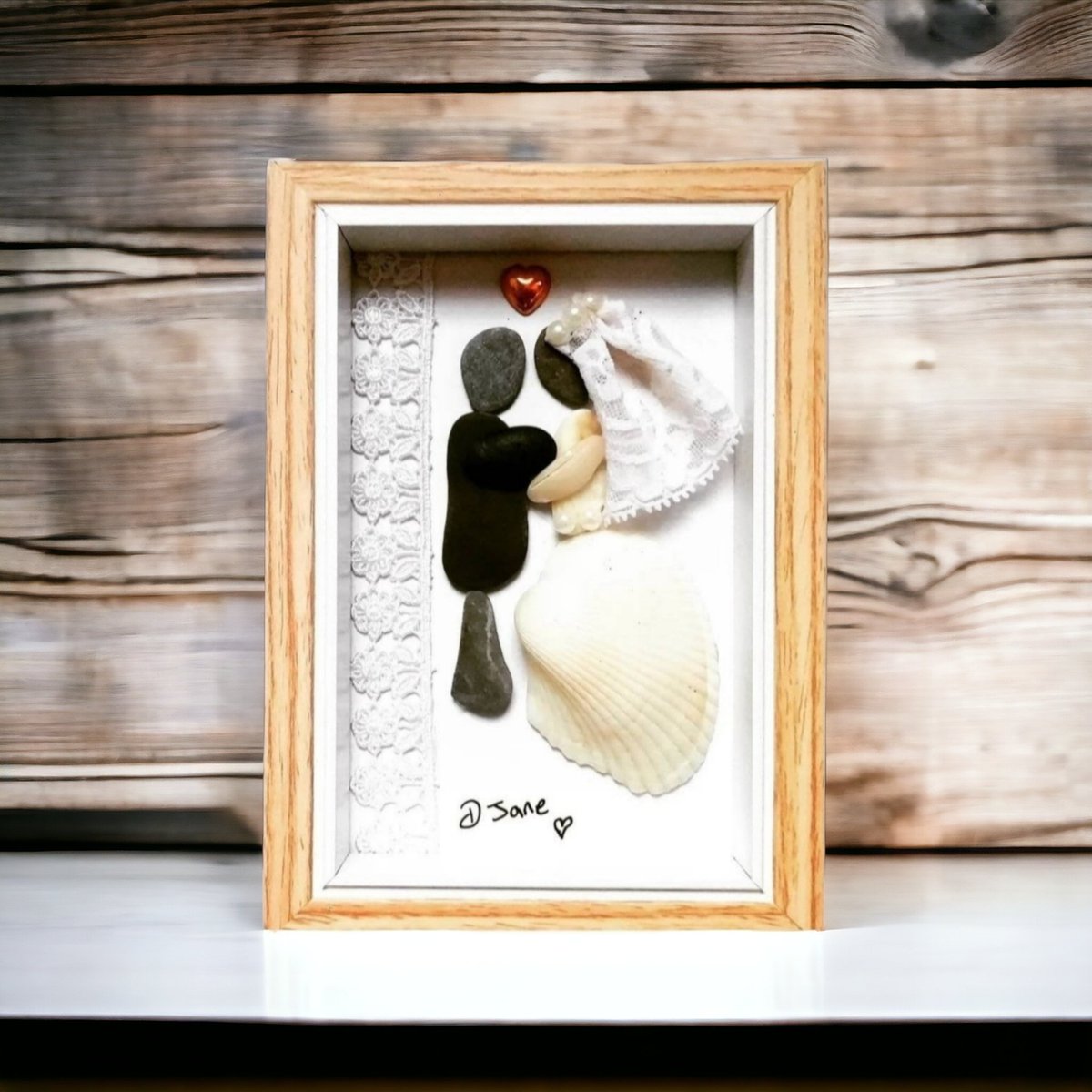 Wedding pebble art Mr and Mrs x👰🎩
#TheCraftersUk #getthatgift #SmartSocial #HandmadeHour #UKGiftAM #handmadeinbritain #BizBubble #networkwiththrive #UKGiftHour #bizhour #Craftsuk #craftbizparty #etsyfinds #womaninbizhour #inbizhour #elevenseshour #smallbizzsunday