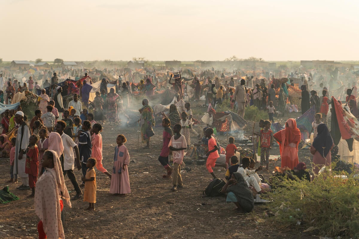 🇸🇩 'La guerre des généraux' : des milliers de morts, 8 millions de déplacés et une population, au bord de la famine, qui continue à subir les pires exactions. Il y a un an, jour pour jour, le destin du #Soudan basculait dans l’horreur avec le début de la guerre civile entre les…