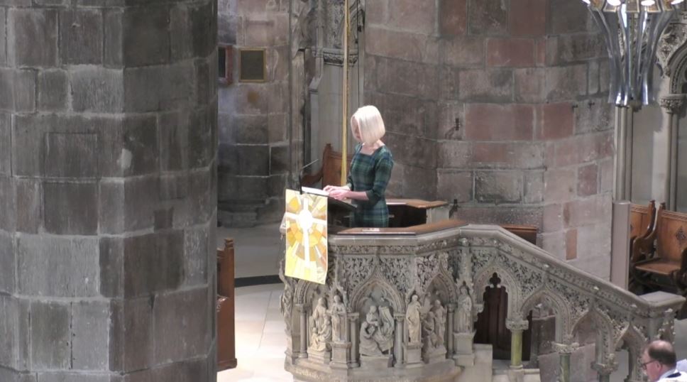 LindaBauld's tweet photo. Thanks to @EdSciFest for inviting me to the annual church service @StGilesHighKirk in #Edinburgh. A privilege to speak on the festival's theme of Shaping the Future (for #publichealth) while building on the past #EdSciFest Live stream link (32:45 mins in) https://t.co/Nmp0btFIkH https://t.co/SP8gvvWns6