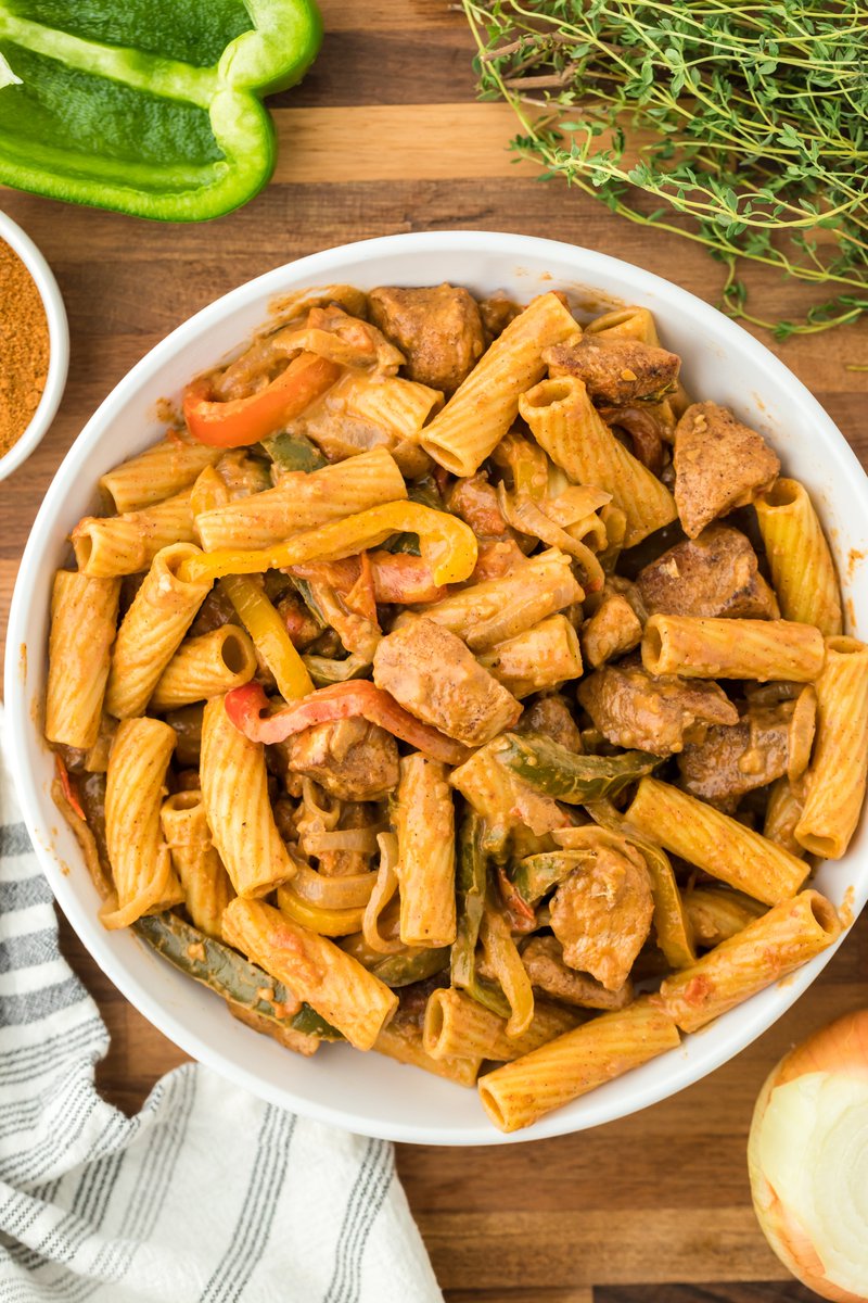 Creamy Rasta Pasta {Jerk Chicken Pasta} is on deck! The flavor is amazing - Grandbaby Cakes grandbaby-cakes.com/rasta-pasta/