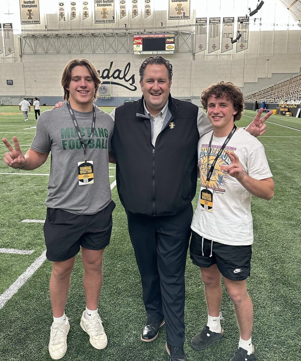Thank you @Coach_Eck and @VandalFootball for the great visit up to Moscow! Excited to get back up there this summer! @franks_coach @CoachBobbyJay @clutchjames @RAREAcademyID