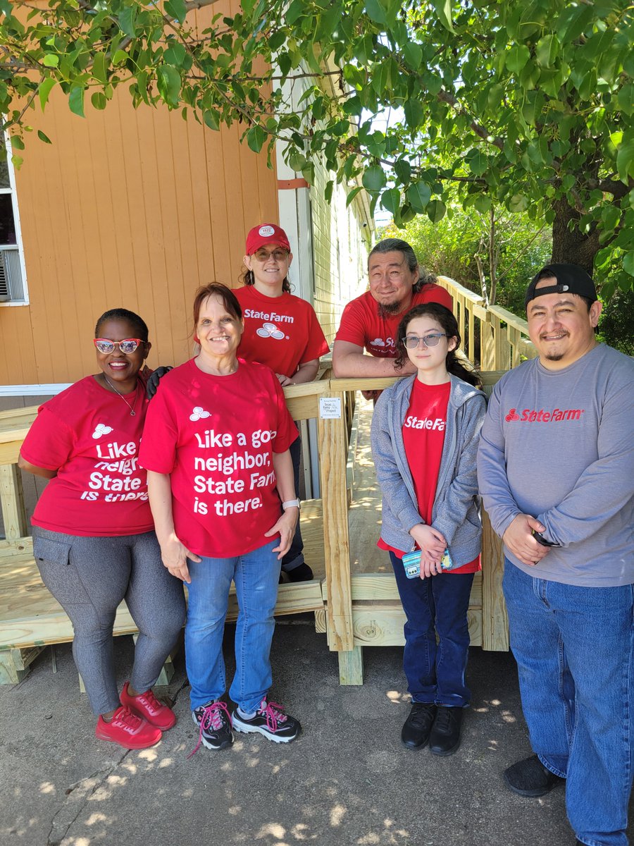 From an unsafe set of stairs to a fully functional, beautiful ramp in just a few hours. Thank you to our awesome @StateFarm volunteers and @TexasRamps partners for the chance to make a difference for this good neighbor. #OurStateFarm