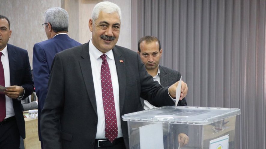 Haliliye Belediyesi Meclis Başkan Vekiliğine seçilen <a href="/MEHMETEMNATA1/">Mehmet Emin Ataş🇹🇷</a> abimi tebrik eder yeni görevinde Başarılar  dilerim