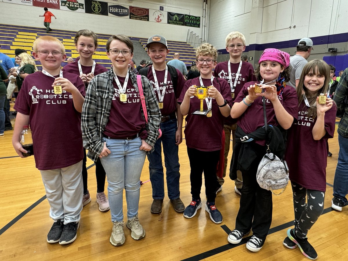 Our Robotics Team brought home the Core Values Award! The students exceeded the expectation across the board 📷 Words can't express how proud we are of the way they represented Etowah.
First Lego League Values
*Discovery
*Innovation
*Inclusion
*Teamwork
*Impact
*Fun