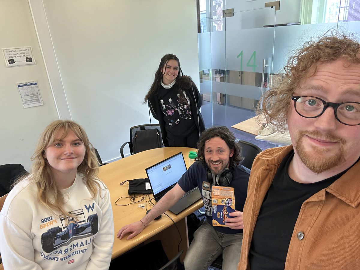 Monday meet up with the Squeaky team! Today is Aliya's last day with us after her two-month work placement. Thank you, Aliya, for all your hard work and for being an amazing team member! Best of luck on your next adventure- we can't wait to see what you do next! ⭐