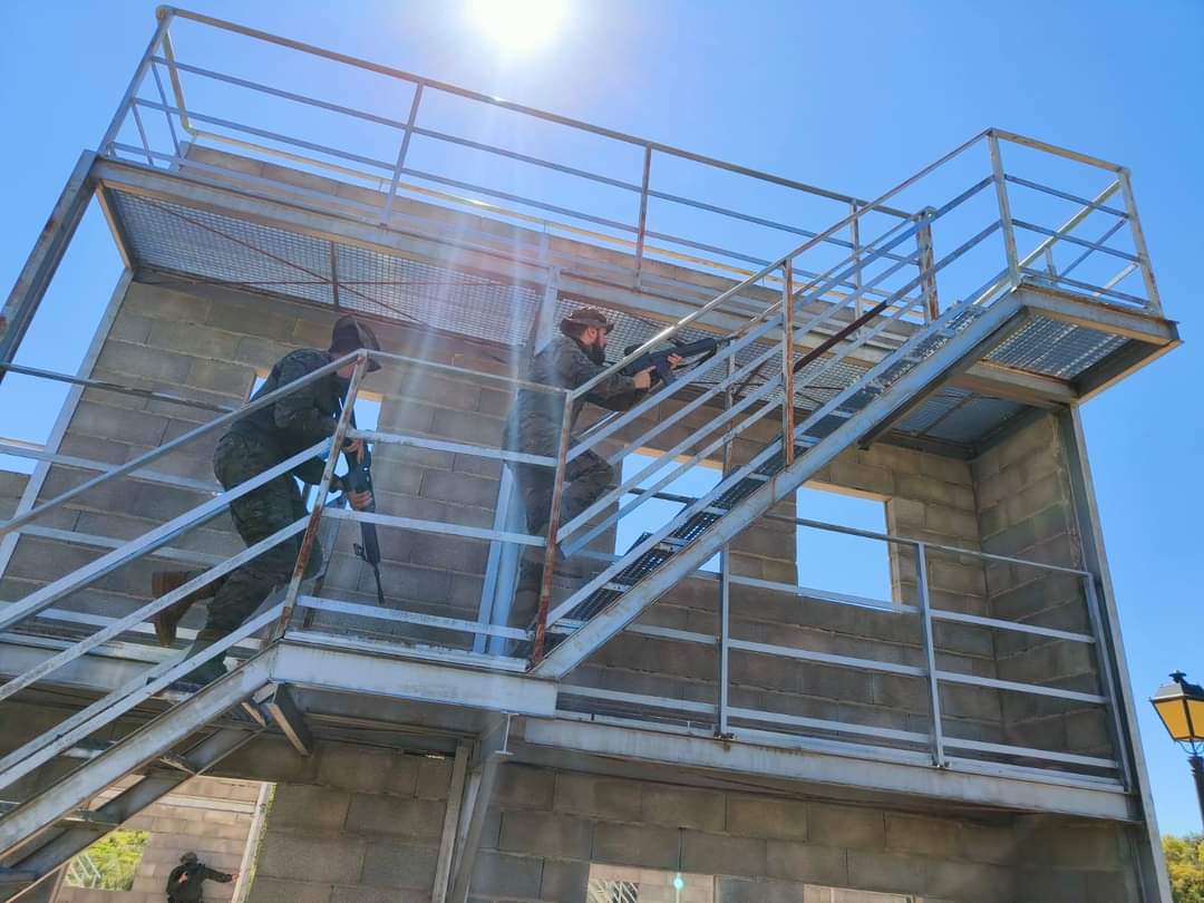 FUTER_ET's tweet photo. Las compañías de No Telecomunicaciones y Plana Mayor y Servicios del BEW I/31 del #REW31 despliegan en Uceda para realizar ejercicios de instrucción de combate en población. #MATRANS #SomosTuEjército https://t.co/TCj5rWKKWV