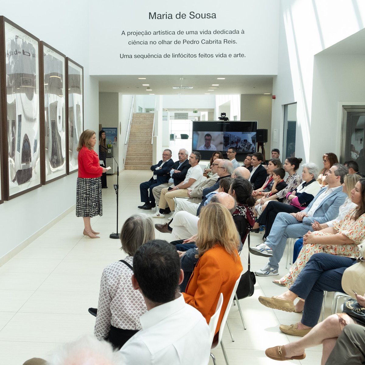 🙌 @ChampalimaudF homenageia Maria de Sousa com exposição de arte de Pedro Cabrita Reis apresentada no dia 14 de abril. Leonor Beleza, elogiou os seus contributos para a ciência portuguesa e orientação de jovens investigadores 👉fchampalimaud.org/pt-pt/news/pro…