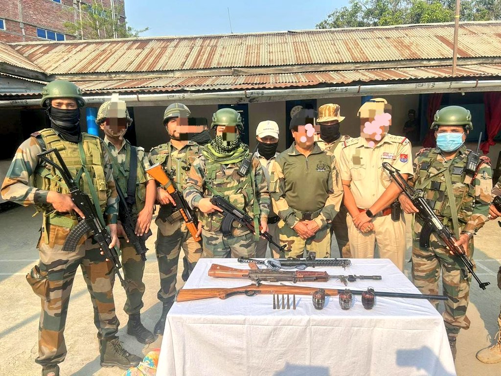 #AssamRifles in #Manipur recovered 1x 5.56mm INSAS Rifle, 1x ⁠9mm Carbine Machine Gun, 1x Single Barrel Rifle, 3x Grenades & ammunition from Waithou Khongang Kachin, Thoubal dist in a joint operation with @manipur_police. @SpokespersonMoD @official_dgar @MyGovManipur @DDManipur