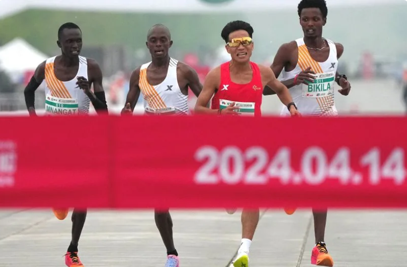 Chinese runner He Jie’s victory Sunday in the #Beijing Half Marathon is facing a probe after his win was called into question by Chinese internet users because a trio of African runners, an #Ethiopian & two Kenyans, allegedly appeared to deliberately slow down to let [China] win.