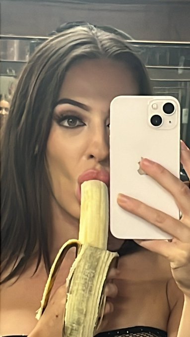 Who wants to watch me suck on this banana 😜 onlyfans is on fire right now https://t.co/rEKiBMgbls<a href="/tag/newprofilepic"class="tags"><span>#newprofilepic</span></a>