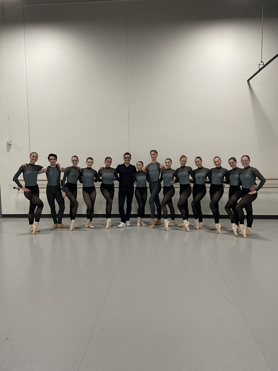 GillmerD's tweet photo. Wonderful performances with the BAZ studio company! #gratitude #creativelife #choreography #sbaz #juxtaposition #mondaymotivation https://t.co/gIYGu61qjD