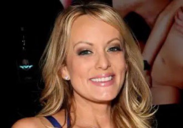 Raise your hand if you stand with Stormy Daniels #TrumpTrial