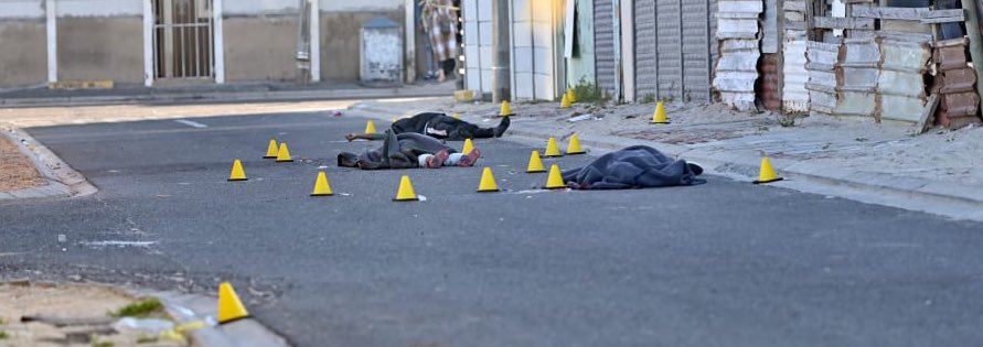 At least 47 murders in 48 hours in the Western Cape (Saturday 4am-Monday 5am). That’s almost 1 murder every hour (mostly Cape Flats) while the police minister says that flats gets the most police resources. Really Bheki Cele?! And he refuses to give more control of police…