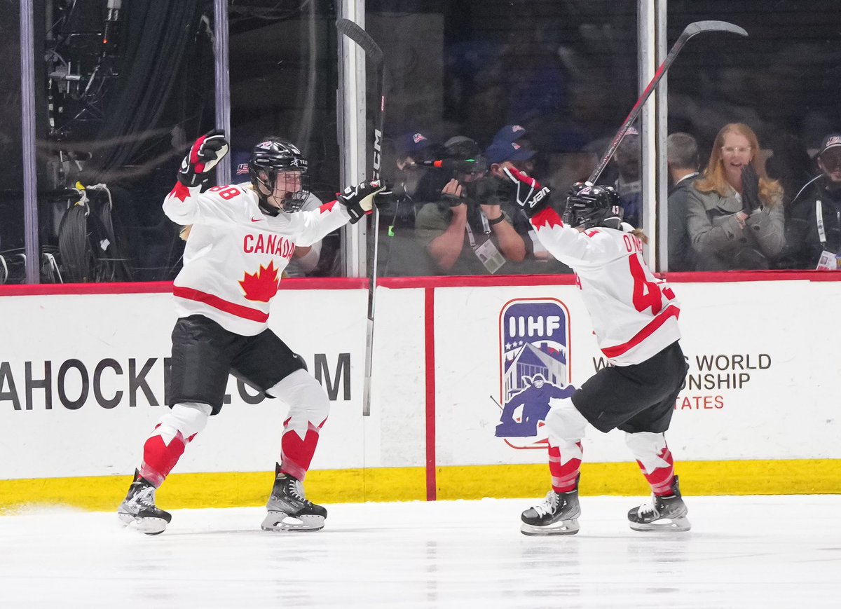 Congratulations to our 4 current and many former Student-Athletes for bringing home the gold at Women's Worlds for @HockeyCanada! 🏆🇨🇦 #NCAAHockey