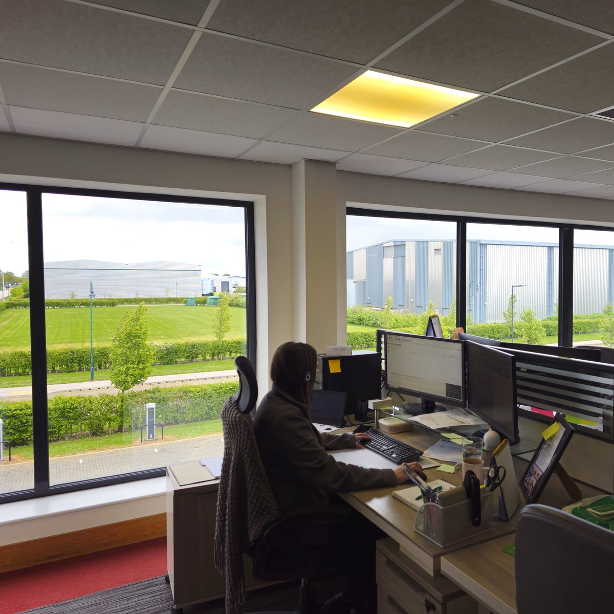 DeantaUK's tweet photo. This April is stress awareness month.

We use large glass-panelled windows to offer our employees exposure to natural light, as well as views of green spaces to boost their mood which in turn provides a calming effect on the mind and body.

#StressAwarenessMonth #MentalHealth https://t.co/Q1yQxpYNhH