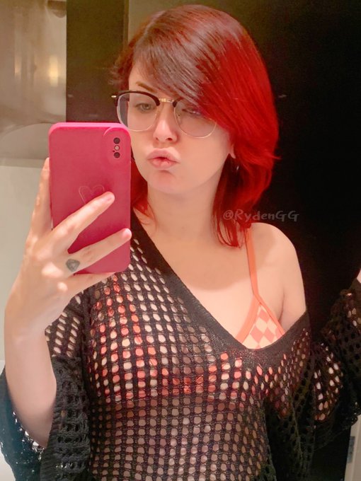 and suddenly it was warm out ✨ https://t.co/erzLyFYWNy<a href="/tag/apclips"class="tags"><span>#apclips</span></a>