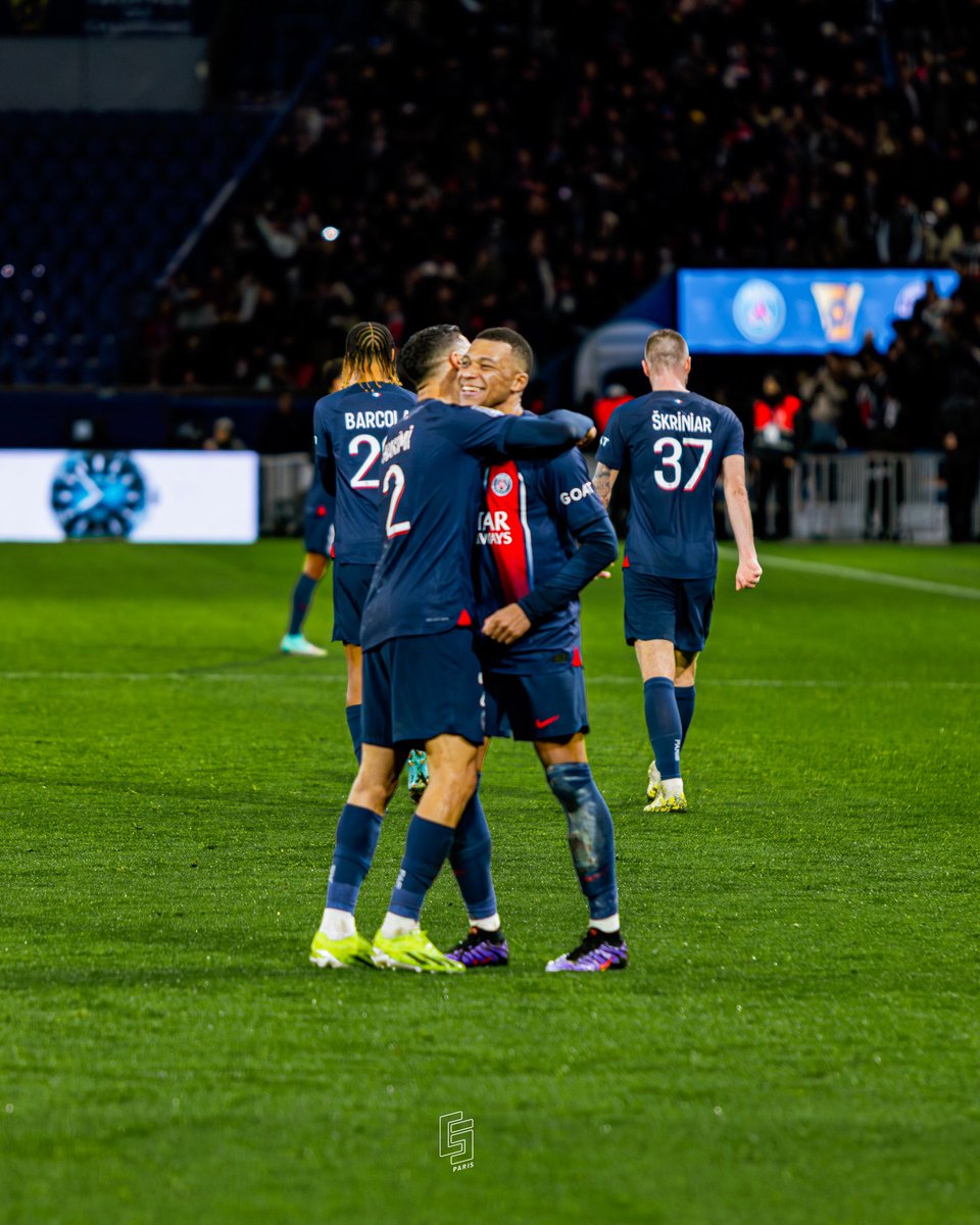 CanalSupporters's tweet photo. 🚨🗣️ Luis Enrique : "Je le répète pour la énième fois : NOUS SOMMES PRÊTS ! […] Le PSG n’a jamais su renverser la situation après avoir perdu à l’aller à domicile mais demain ce sera le jour où nous allons le faire !" 💪🔥

#FCPSG https://t.co/VfScV9LPHk