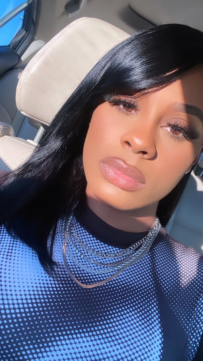 KeyzART_'s tweet image. I’m lowkey cause btches fuck with my anxiety🖤