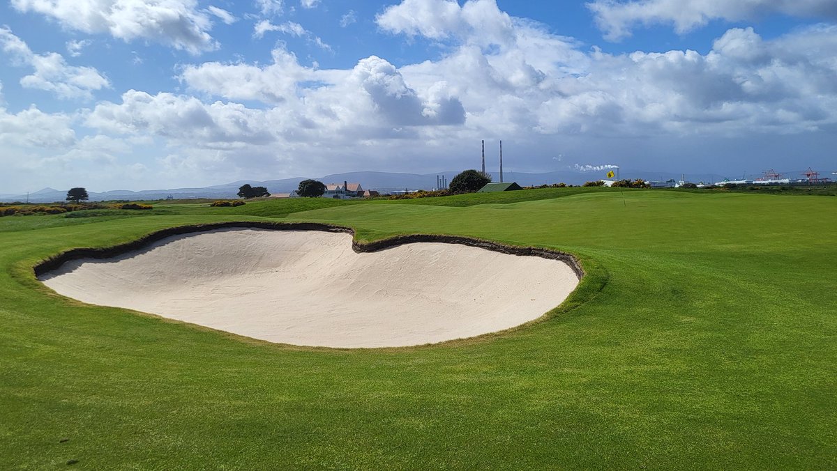 A brilliant day today at the I.L.I in @Royaldublin1. Thanks to everyone who organised. Really enjoyed returning to one of my old haunts! @alanhammond_ and his team have done an amazing job. Hats off. Their recent bunker project looks to be a great success. @LinksIrish