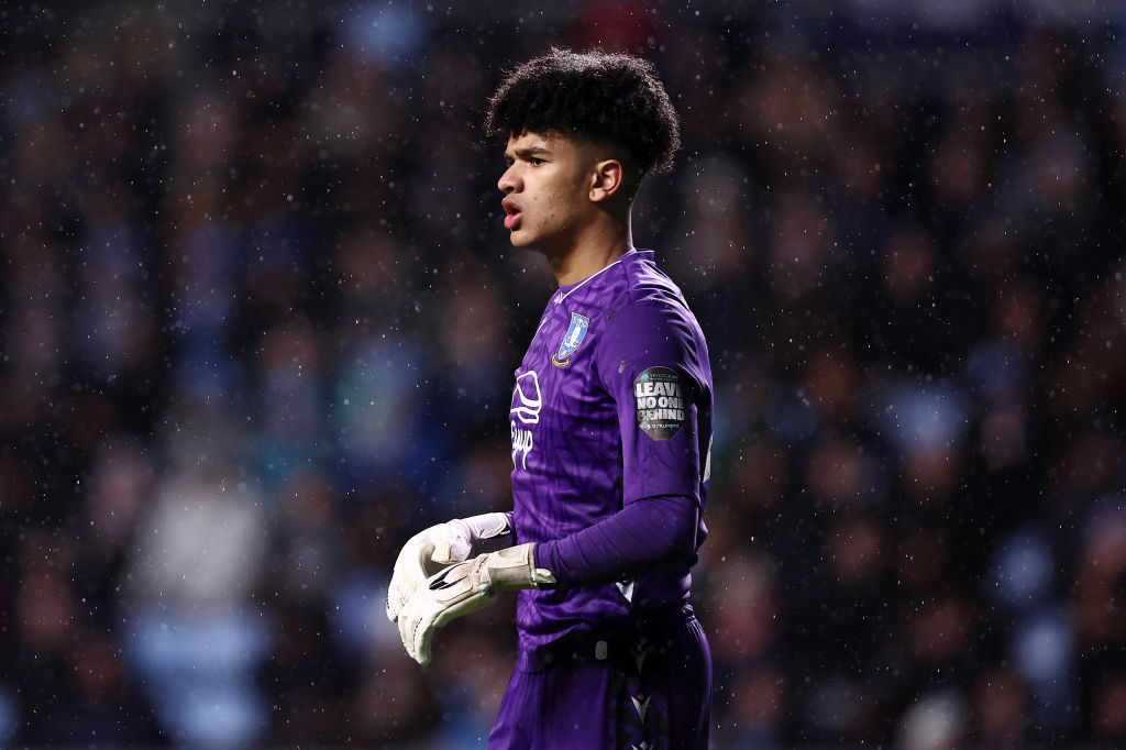 2/2 Cameron Dawson's contract runs out this summer and James Beadle will go back to Brighton, potentially leaving #SWFC with no senior goalkeeper. Where is the long term planning? Tying down your assets is important and PC's future ought to have been sorted out ages ago. 🦉⚽️