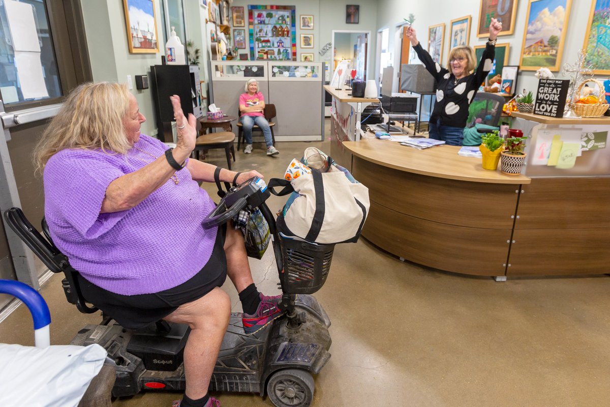 Mobile Loaves & Fishes tweet media