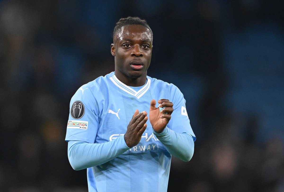 njamasi_'s tweet image. This #UpandComing book is really worth reading. Kudos to the authors of this book.