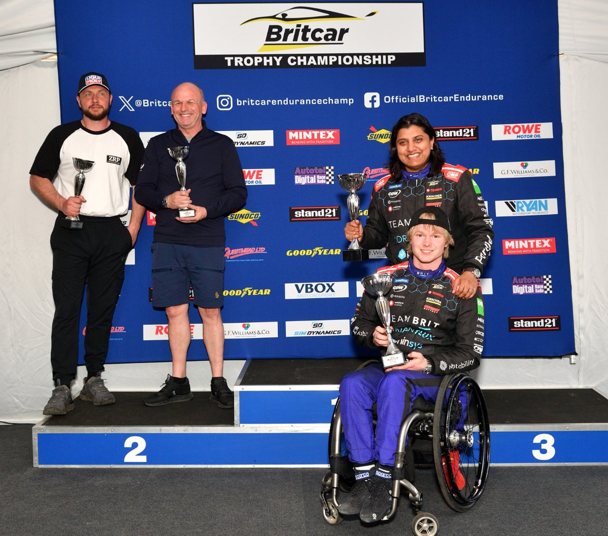 Silverware all round for @TeamBRITracing! 🤩 It was a class win for Aaron Morgan and Paul Fullick in the McLaren, a win in Race 1 and a second place in Race 2 for Asha Silva and Noah Cosby, and a podium for Caleb McDuff. Weekends don't get much better! 🎉