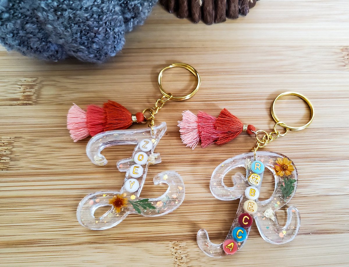 A Personal & Special Gift for Mom 💜💐
etsy.com/listing/158204…
#etsygifts #HandmadeHour #giftsformom #giftsforher #MothersDay #mothersdaygift #uniquegifts #womaninbizhour #Spring2024 #boho #bohemian #Flowers #resin #keychain #personalized #personalizedgifts #MondayMotivation