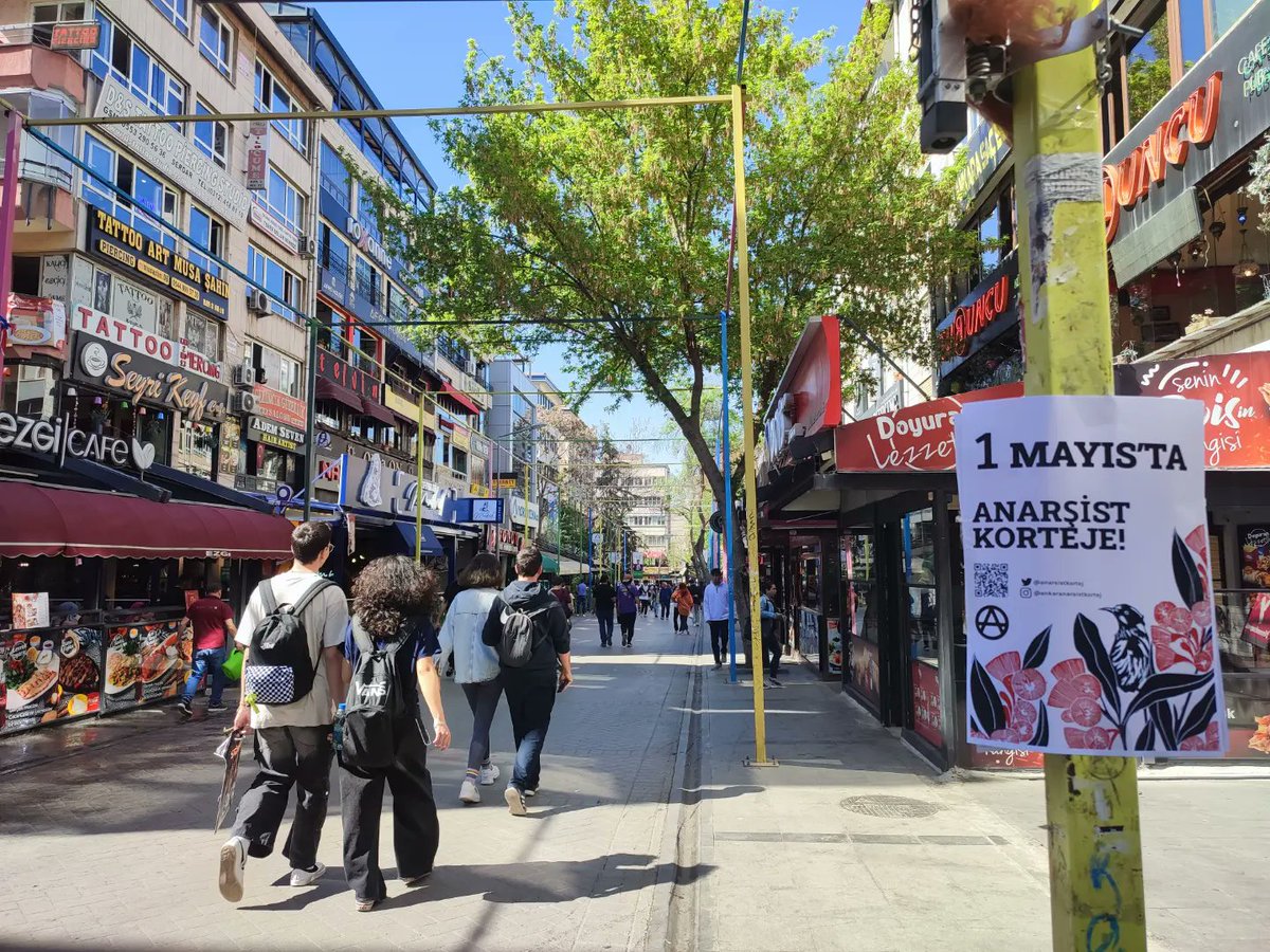 anarsistkortej's tweet photo. Sokaklarda afişlerimiz sizleri çağırıyor.

Haydi 1 Mayıs'ta Anarşist Korteje!

#1mayıs
#ankara 
#anarşizm https://t.co/JwtSZFdrgX