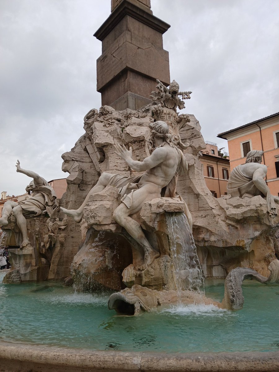 Buon pomeriggio #Roma 💙 Fontana dei fiumi