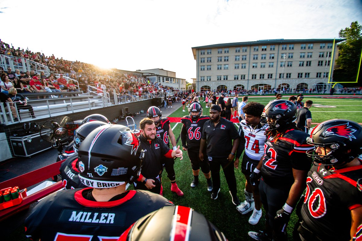 Getting closer to game day... ⏳

🏈 Rowdy Bowl Spring Game - THIS SATURDAY!!!
⏰ Tailgating 3:30 PM // Kickoff 5:30 PM
🎟 FREE ADMISSION WITH A VALID SEMO STUDENT ID

#FeelinRowdy
