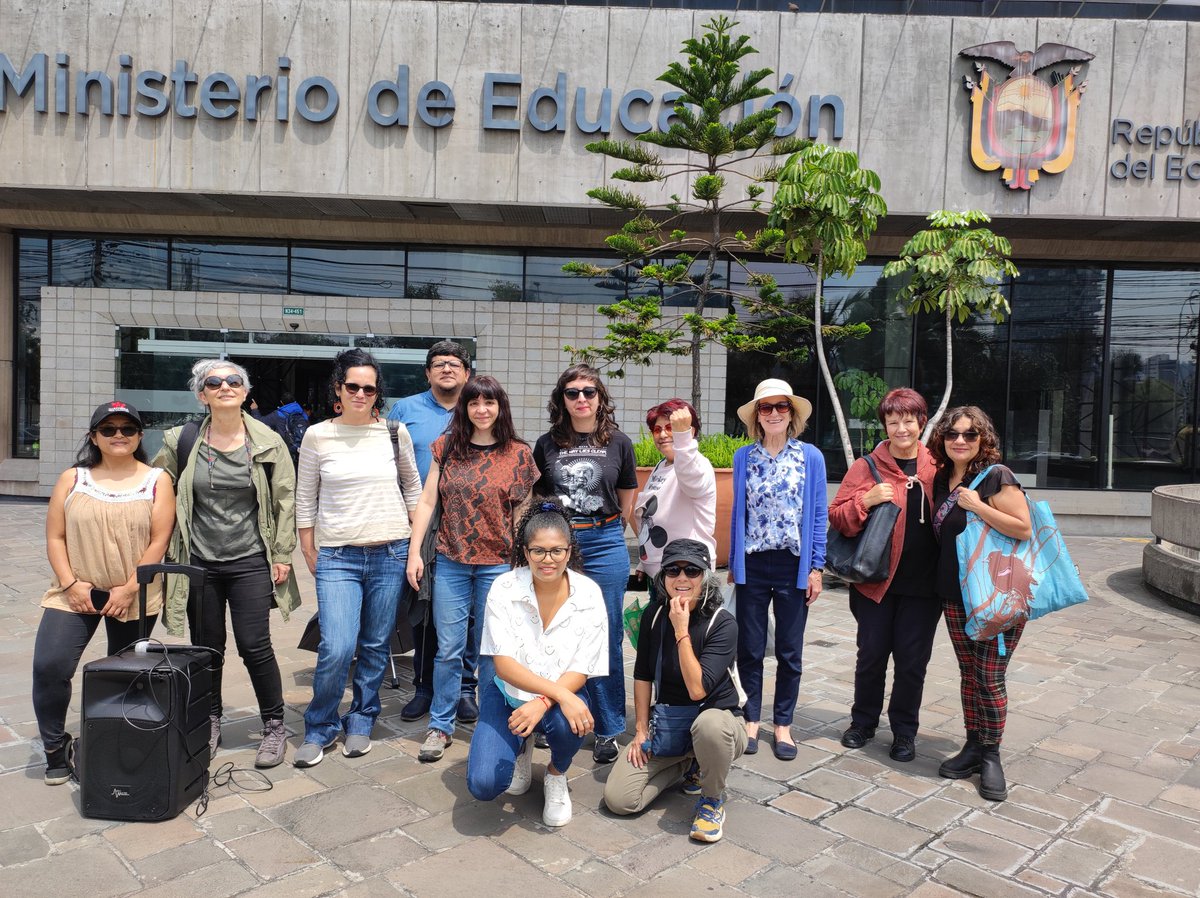 Ya estamos organizadas para el plantón de lxs 150 docentes contra la militarización. Aquí te esperamos. #EducacióncontraMilitarización #NoMásPoderalPoder