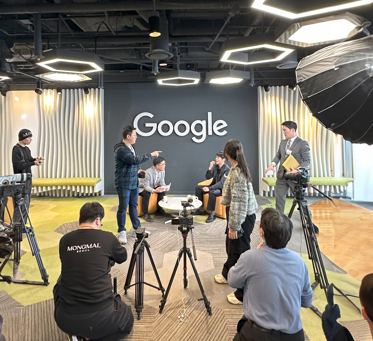 Our Ketchum Korea team recently helped support the 20th anniversary of #client @Google Korea, collaborating to organize a special interview with Lee Sae Dol, a renowned Go player! As the only human to beat the AI Go player, AlphaGo, Lee discussed the trajectory of AI technology!